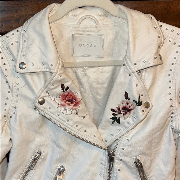 BLANK NYC Stud Floral Moto Faux Leather Jacket Full Bloom White - Picture 8 of 15